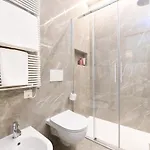 Modern - Free Parking Lägenhet