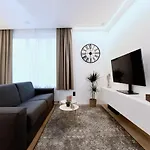 Modern - Free Parking