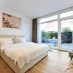 Modern - Free Parking *