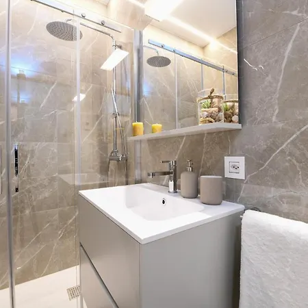 Modern - Free Parking Lejlighed