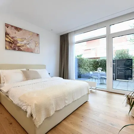 Modern - Free Parking *