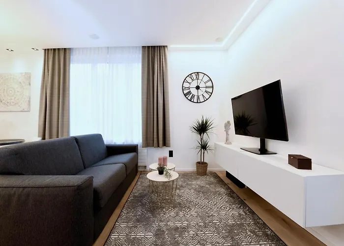 Modern - Free Parking