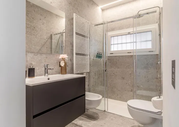 Modern - Free Parking