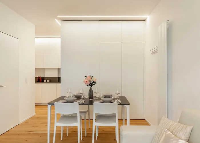 Modern - Free Parking