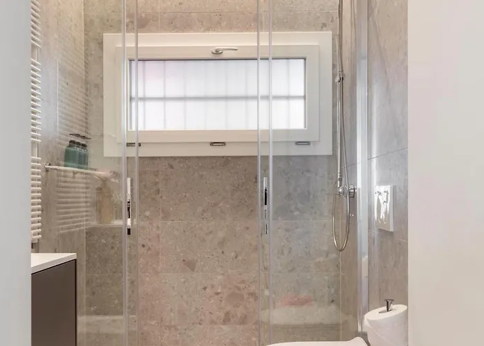 Modern - Free Parking לוגאנו